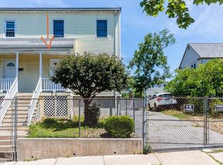 7 Dean St, Dorchester, MA 02125