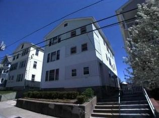 33 Ayrault St, Providence, RI 02908