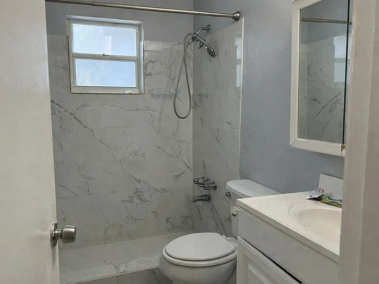 5016 22nd St W — Photo 3