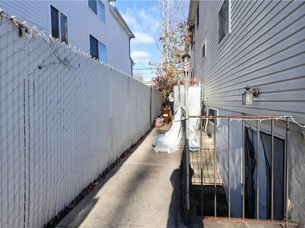 20a Buel Avenue image 17 of 30