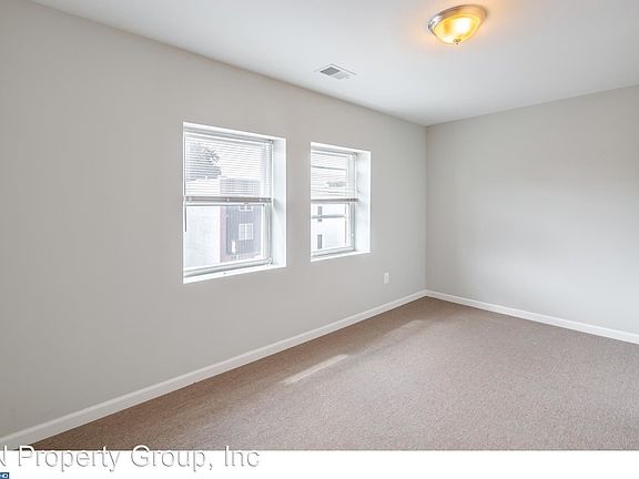 3rd image of 2261 N Park Ave #C