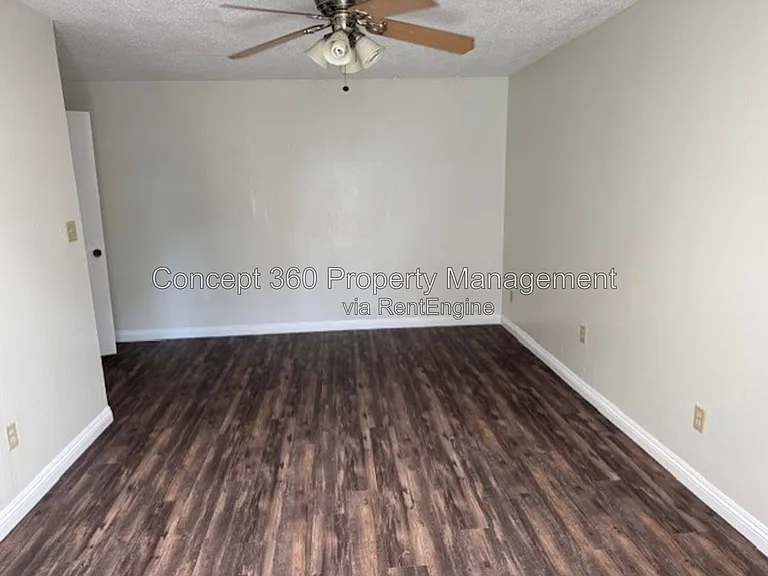 157 E Harcourt St — Photo 8