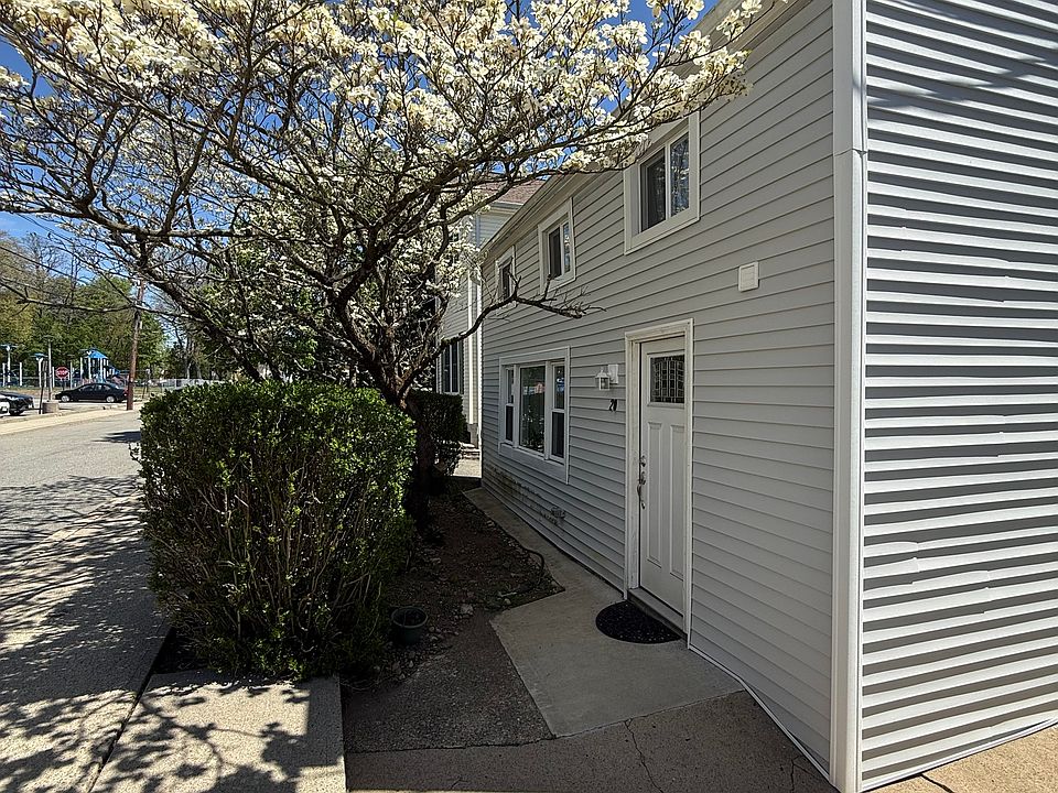 1st image of 20 Maple Ave