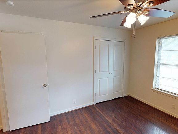 4th image of 1705 Crescent St