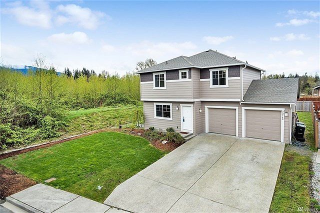 WELCOME HOME to Timber Ridge Estates in Sultan! Fantastic end lot with extra parking!