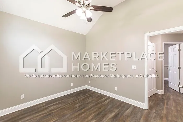 415 Covington Cv — Photo 22