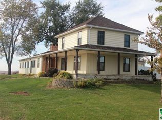 17585 Lake Ave, Le Mars, IA 51031