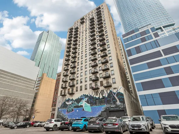 910 S Michigan Ave APT 2006, Chicago, IL 60605