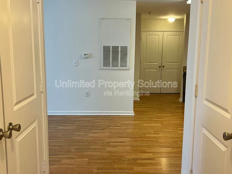 376 S Kerr Ave #301 — Photo 7