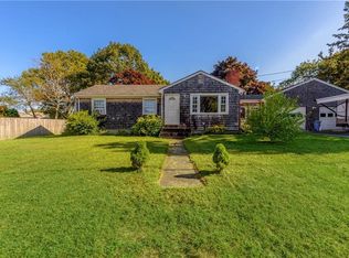 41 Bourbon St, Portsmouth, RI 02871