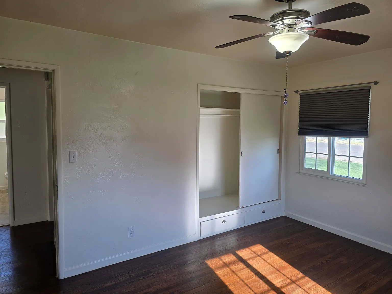 3 bed, 1228 sqft, $2,000 — Photo 3