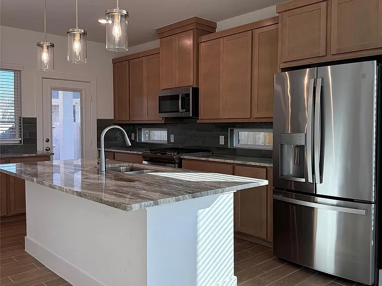 1442 Shaded Rock Dr — Photo 4