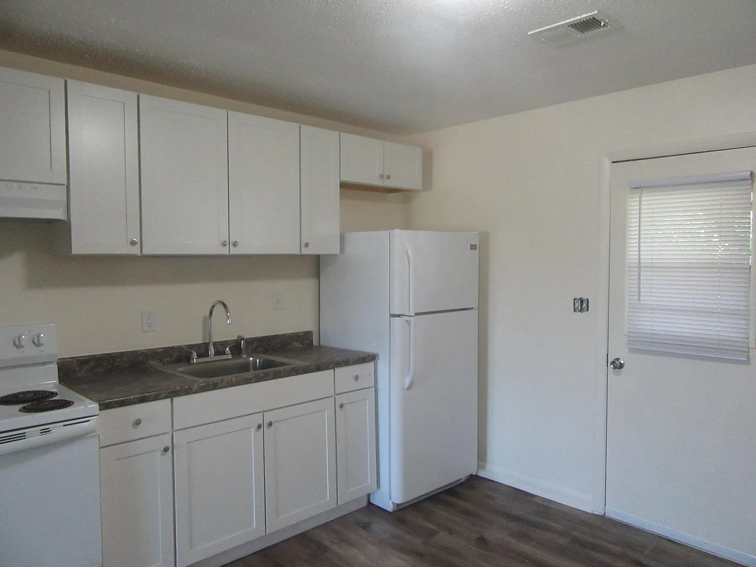 4709 Murray Lake Ln — Photo 3