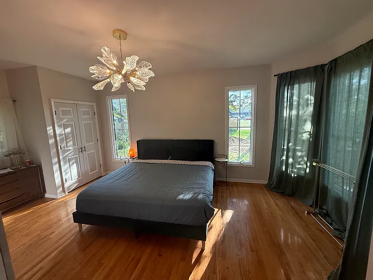 327 N Liberty St — Photo 10