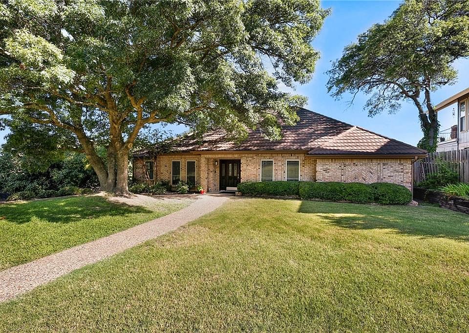 2nd image of 7700 Lake Highlands Dr