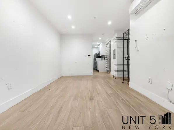 1467 Jefferson Avenue image 2 of 5