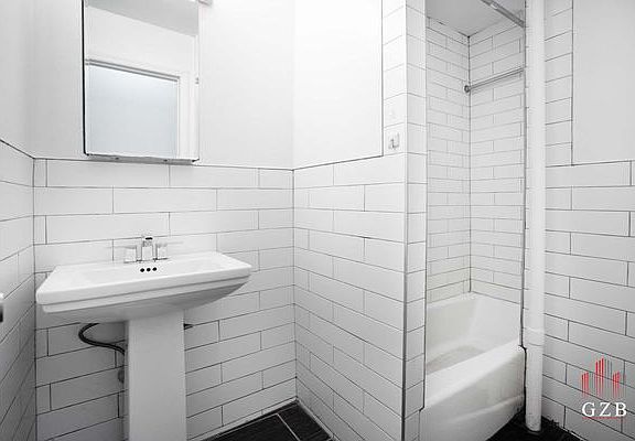 2nd image of 605 W 141st St #27