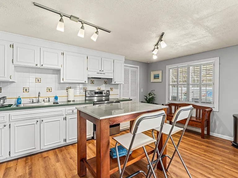 3640 Anderson Ave — Photo 34