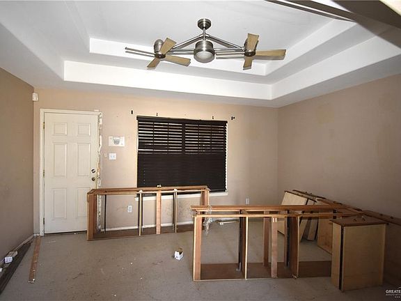 3rd image of 2404 E Hibiscus Ave