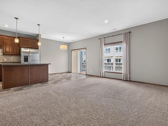 5th image of 2438 Foxglove Cir