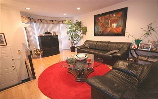 5th image of 54 Villa Nova St