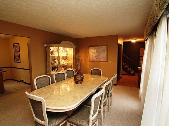 3rd image of 13056 Morrison Pl