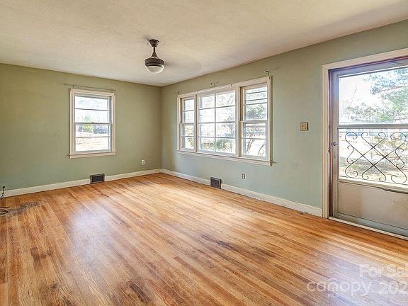 3rd image of 88 Blake Dr