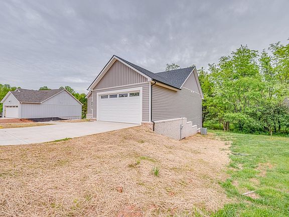 4th image of 271 Todd Ln