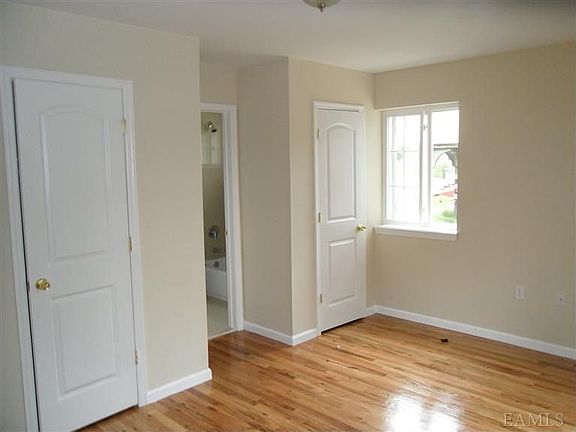 5th image of 3250 Wickham Ave