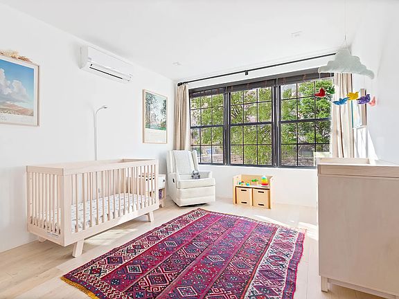 4th image of 66 Maujer St #1A