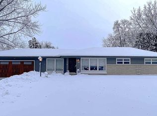 3645 Sunny Crest Dr, Brookfield, WI 53005