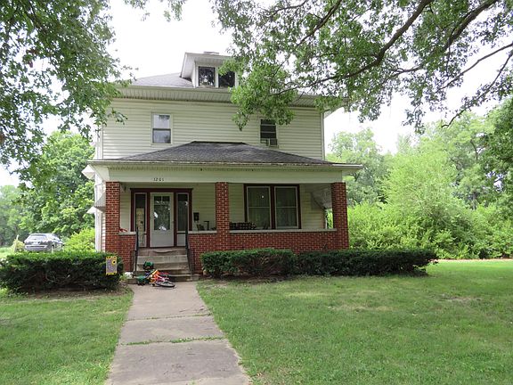 4th image of 1201 E Eastwood St