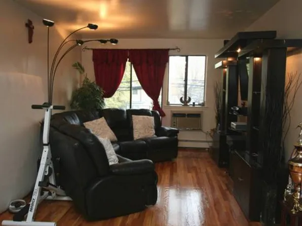 118-01 9th Ave, College Point, NY 11356