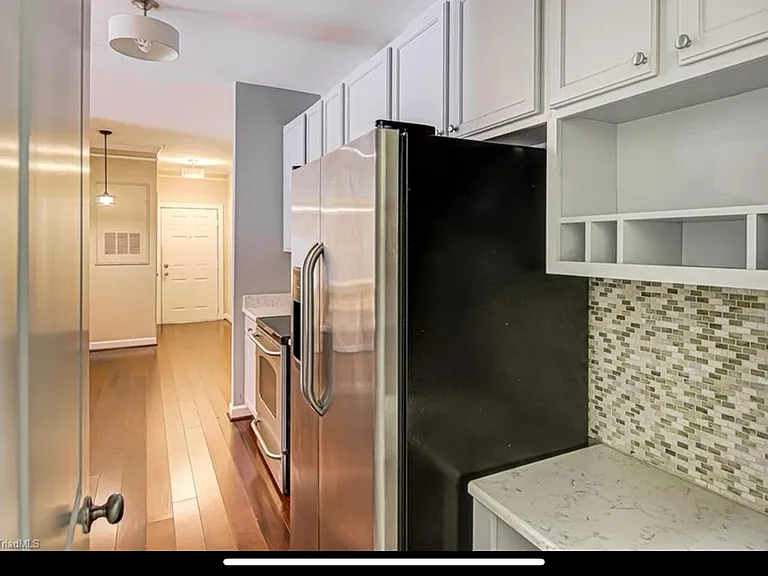 108 Sunset Cir #104 — Photo 5