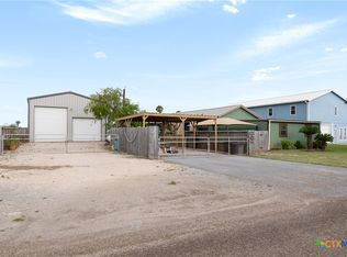 725 Baffin Dr, Port Mansfield, TX 78598