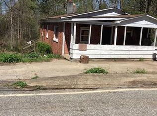2135 Harpertown Dr, Lenoir, NC 28645