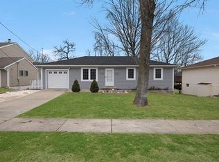 2105 S 17th St, Leavenworth, KS 66048
