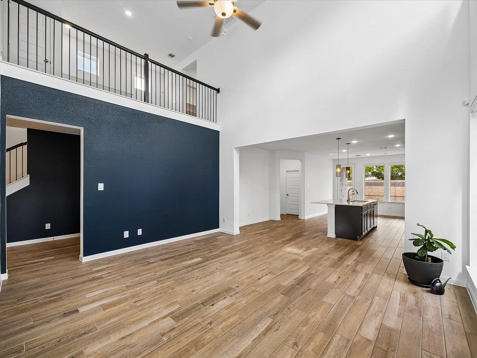 4 bed, 3.5 bath, 2412 sqft, $3,150 — Photo 3