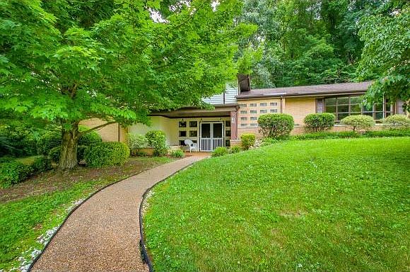 1st image of 307 Marshall Ct