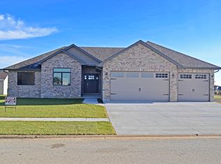 1990 Old Brick Rd, Bourbonnais, IL 60914