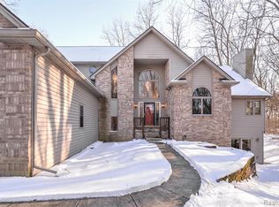7844 Winans Lake Rd, Brighton, MI 48116