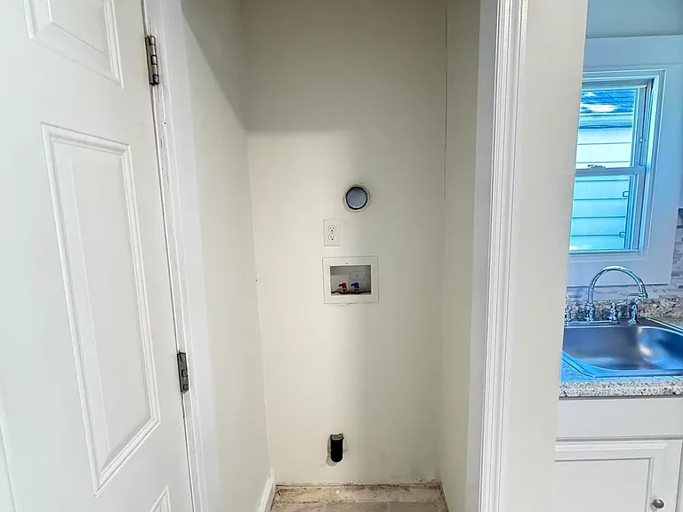 1111 Dresden Ave — Photo 6