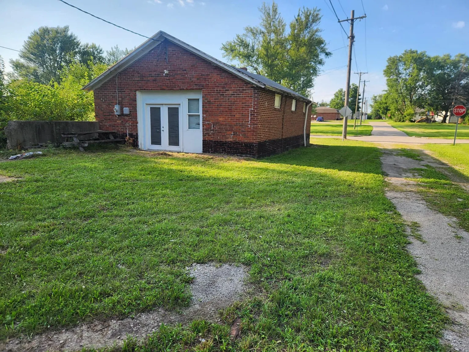 1001 W Franklin St — Photo 3