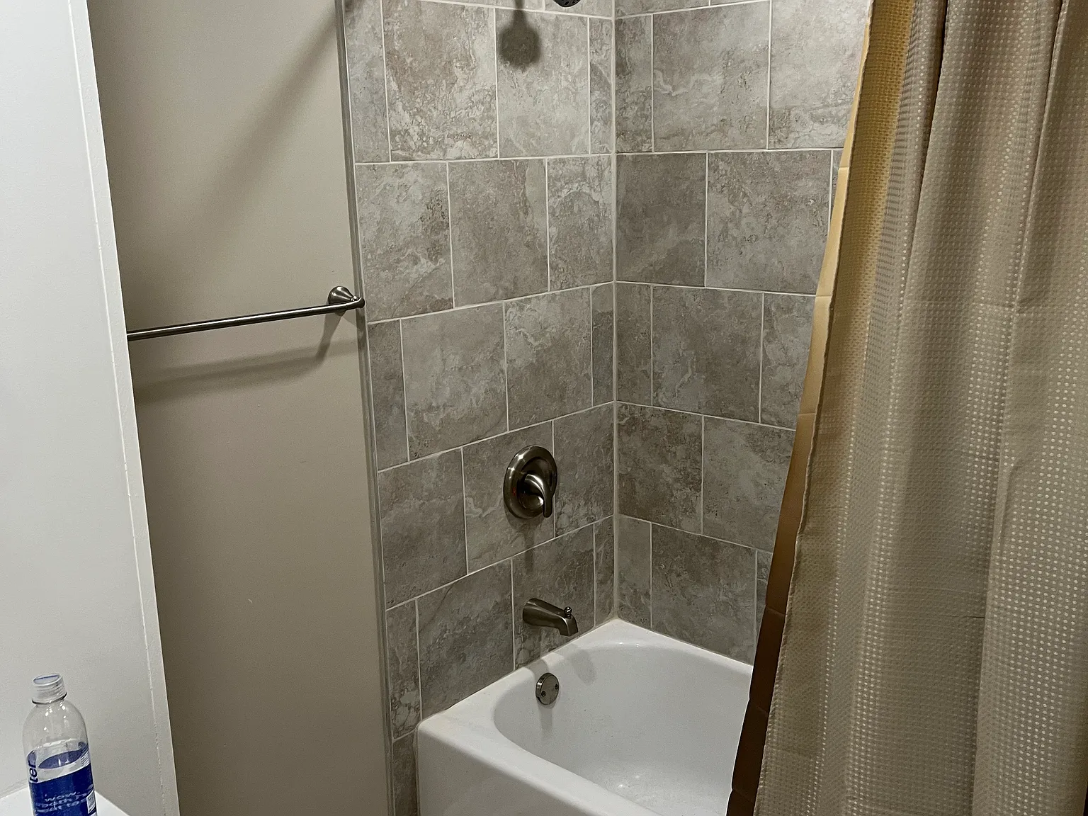 3 bed, 1040 sqft, $1,450 — Photo 4