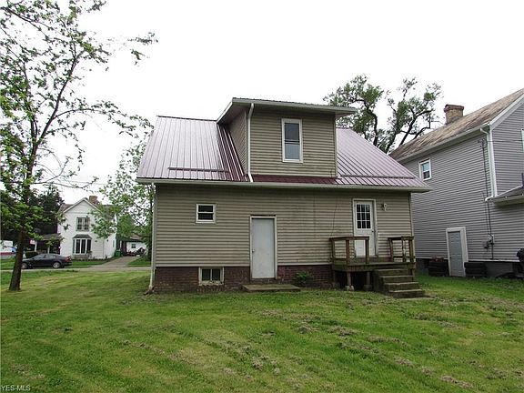 2nd image of 609 W High St