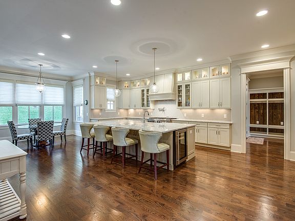 2nd image of 314 Lionheart Ct