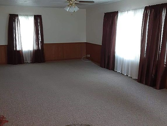 5th image of 671 Center St