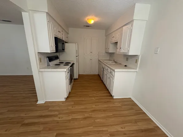 846 N 62nd St, Waco, TX 76710