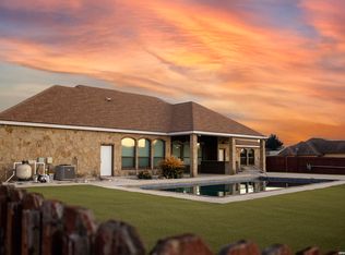 201 Abrego Lake, Floresville, TX 78114