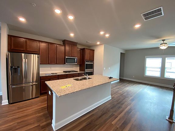5th image of 113 Lincoln St #103A